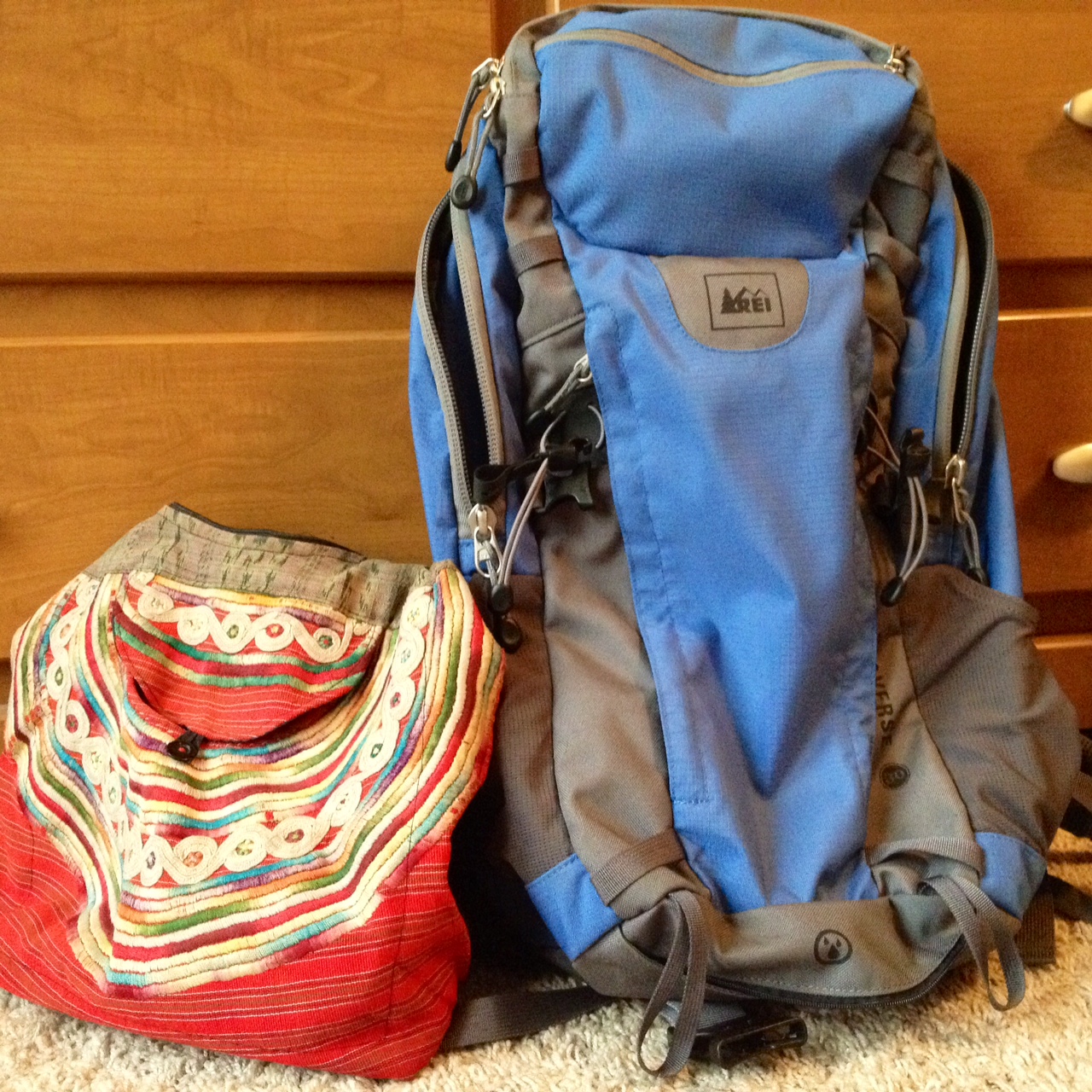 Packing list for Europe with just a 30L backpack #travel #backpackers | bluesyemre